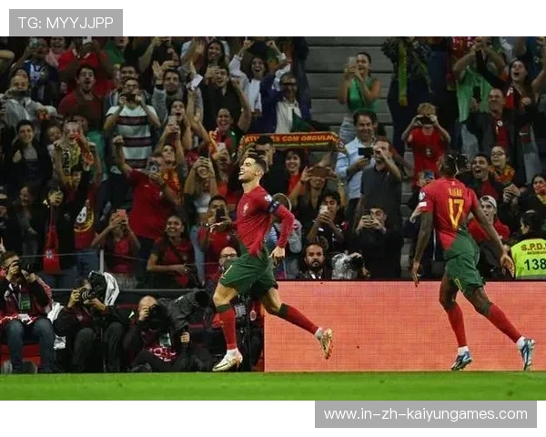 C罗前点抢射惊险偏出